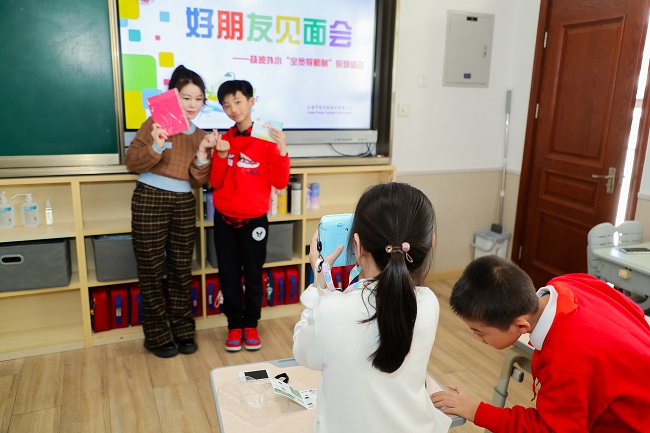 上海揚波外國語小學同學們用instax記錄