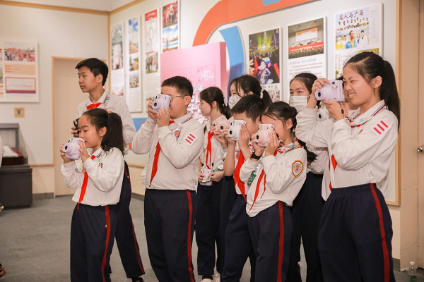 一场拍立得镜头下的红色体育之旅，广州市华阳小学开展红色主题研学活动